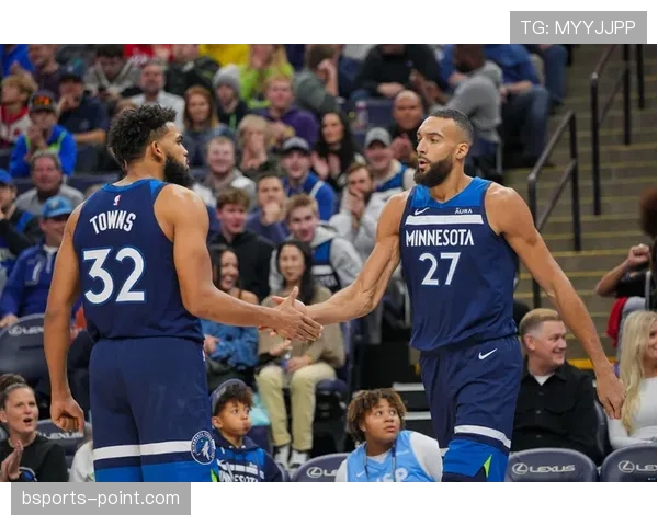 拉塞尔封盖率显著高于同时代中锋，牢牢主导内线防守节奏