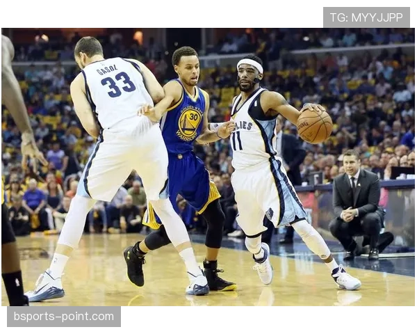 康利借无球跑动提升效率，改变灰熊进攻结构